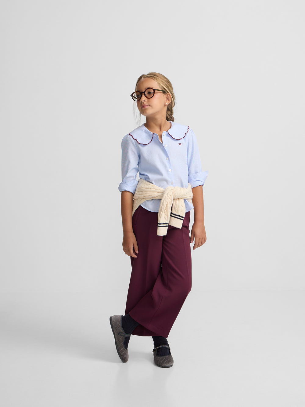 Girl's shirt with Peter Pan collar, light blue stripes