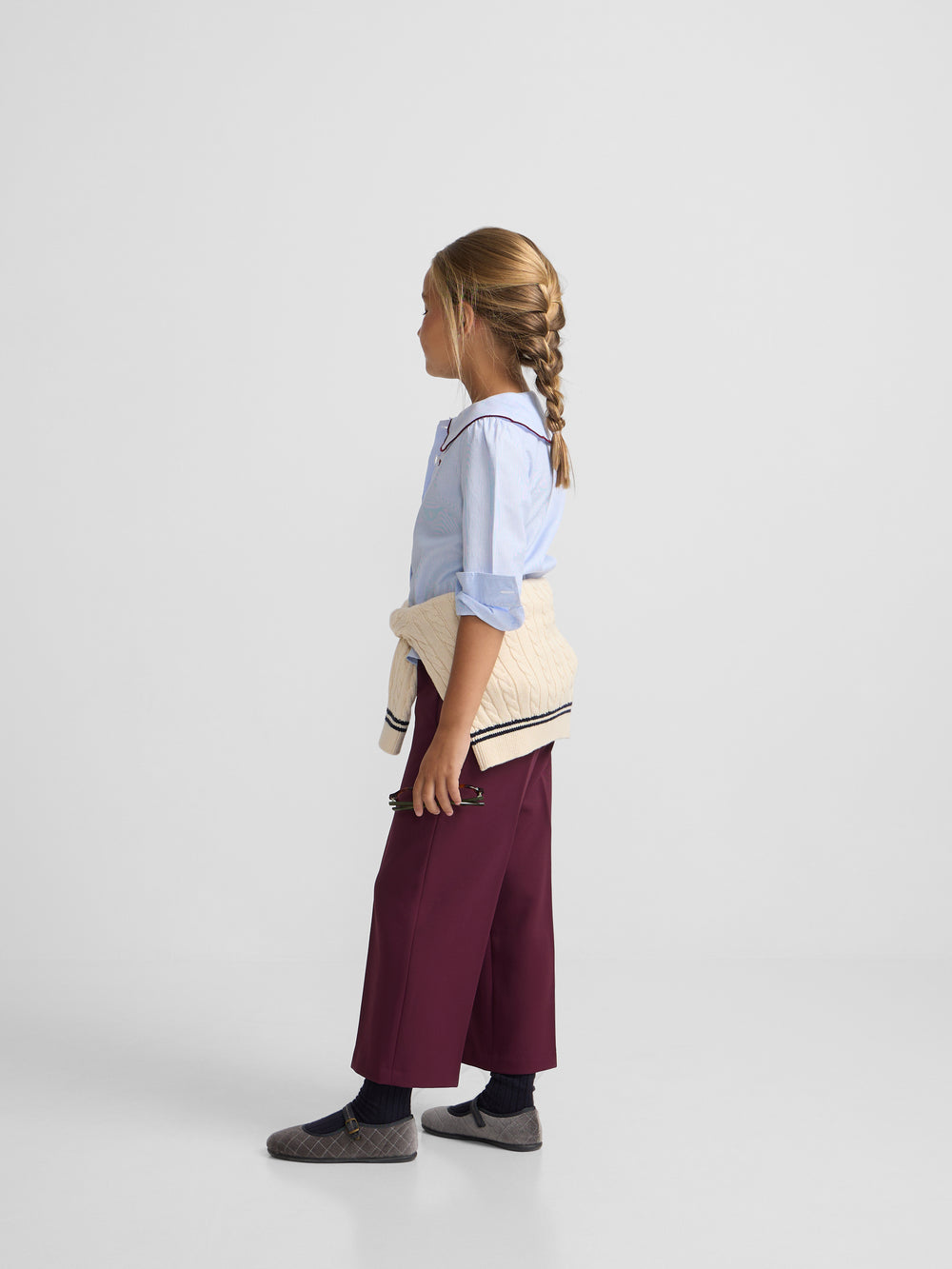Girl's shirt with Peter Pan collar, light blue stripes