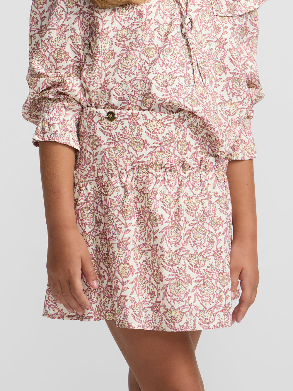 Girl's skirt with pink and white floral print