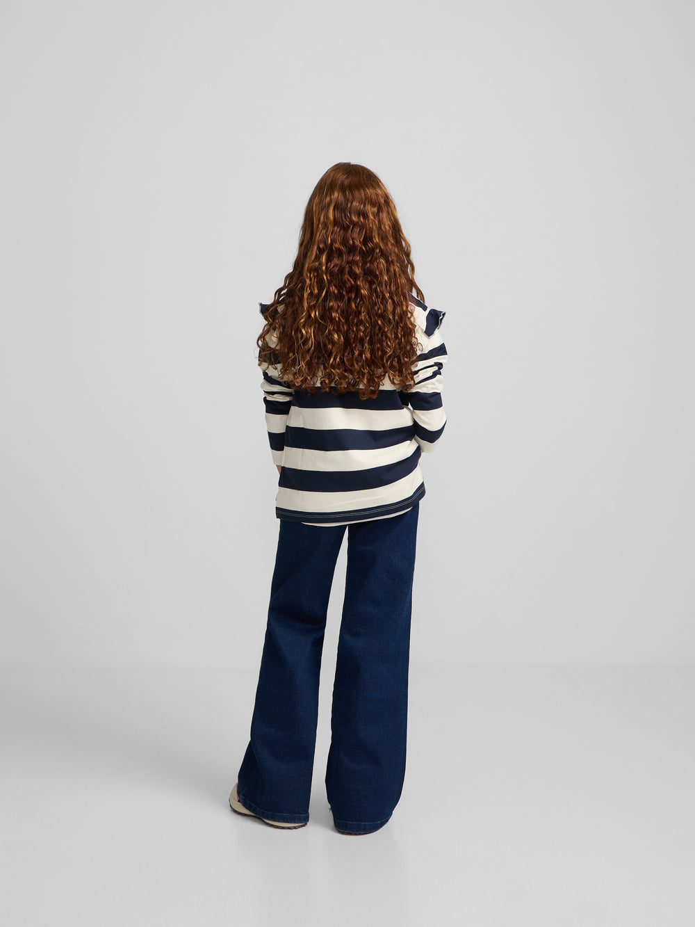 Polo fille à manches longues rayé bleu marine et écru