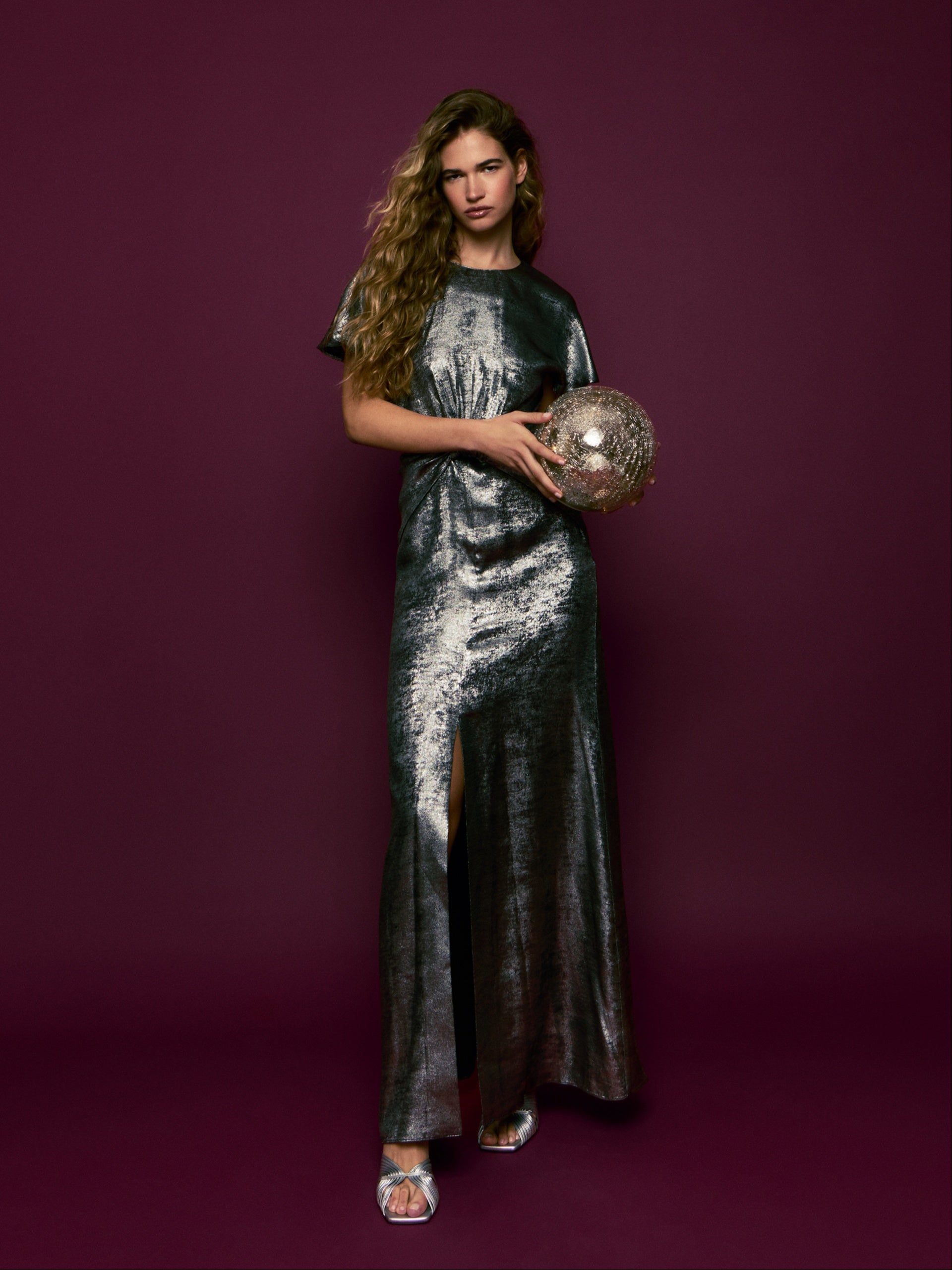 Vestido largo asimetrico plata