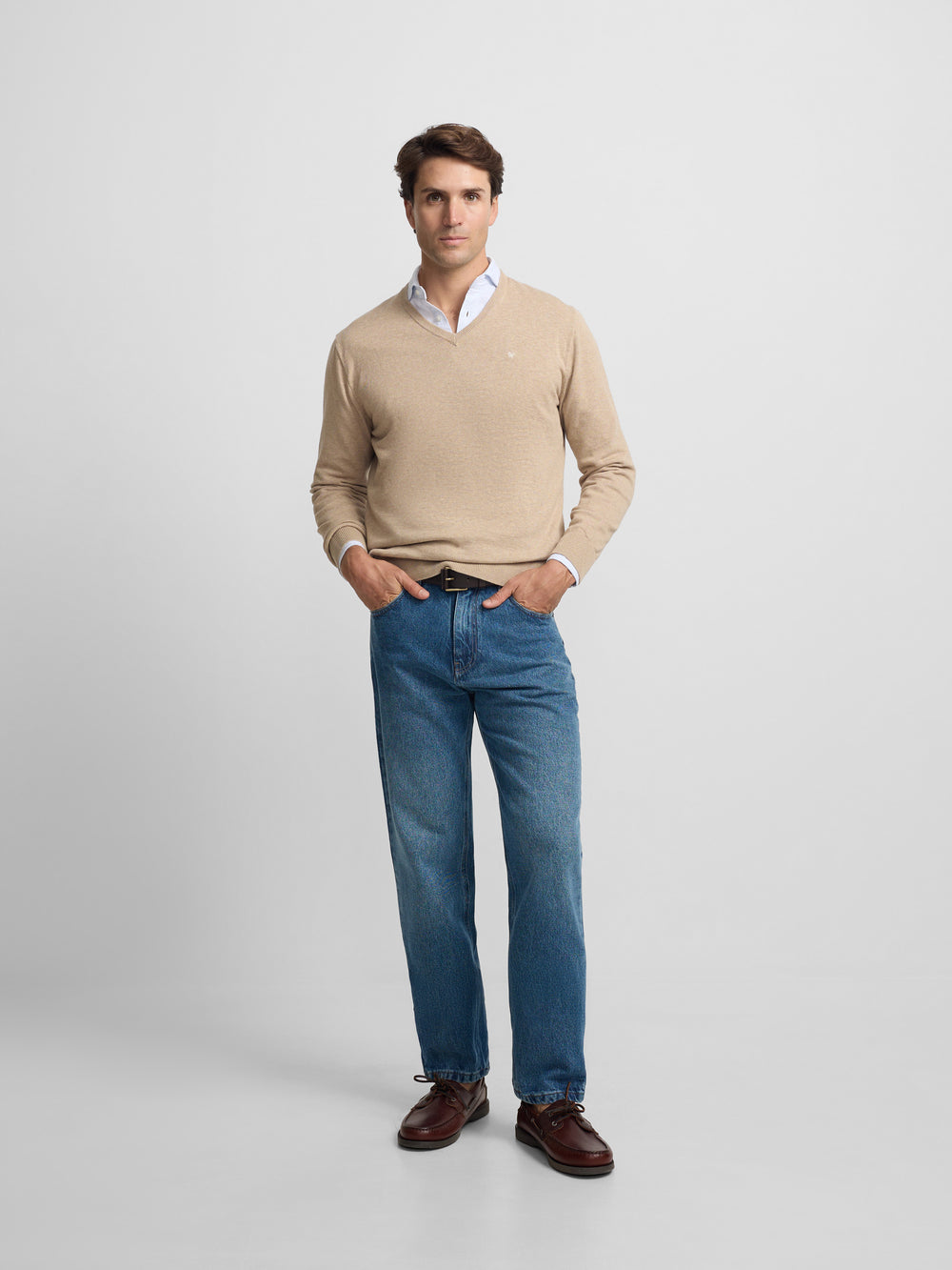 Jersey liso cuello pico marron claro