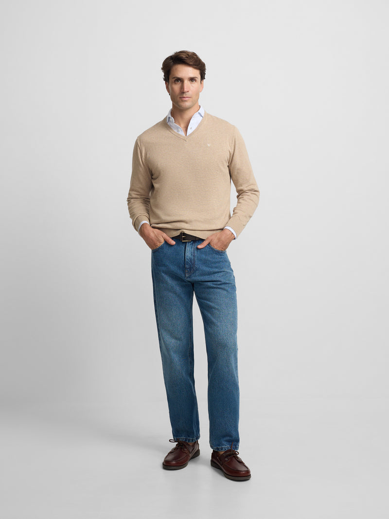 Plain V-neck sweater in light brown