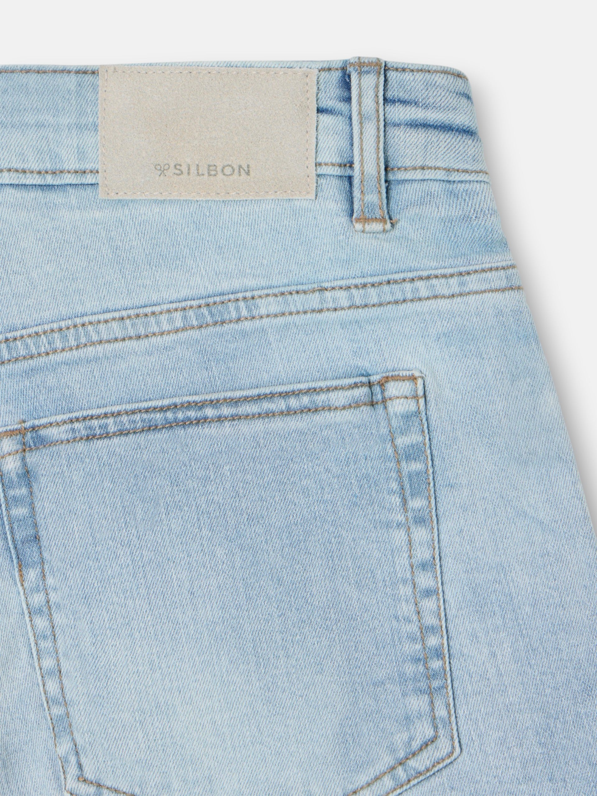 Bermuda cinq poches en denim bleu clair