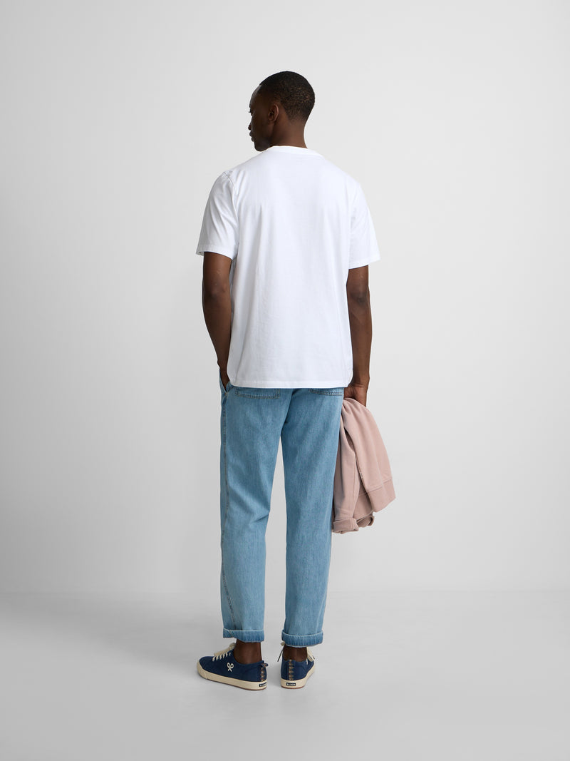 T-shirt classique blanche avec poche et mini-logo