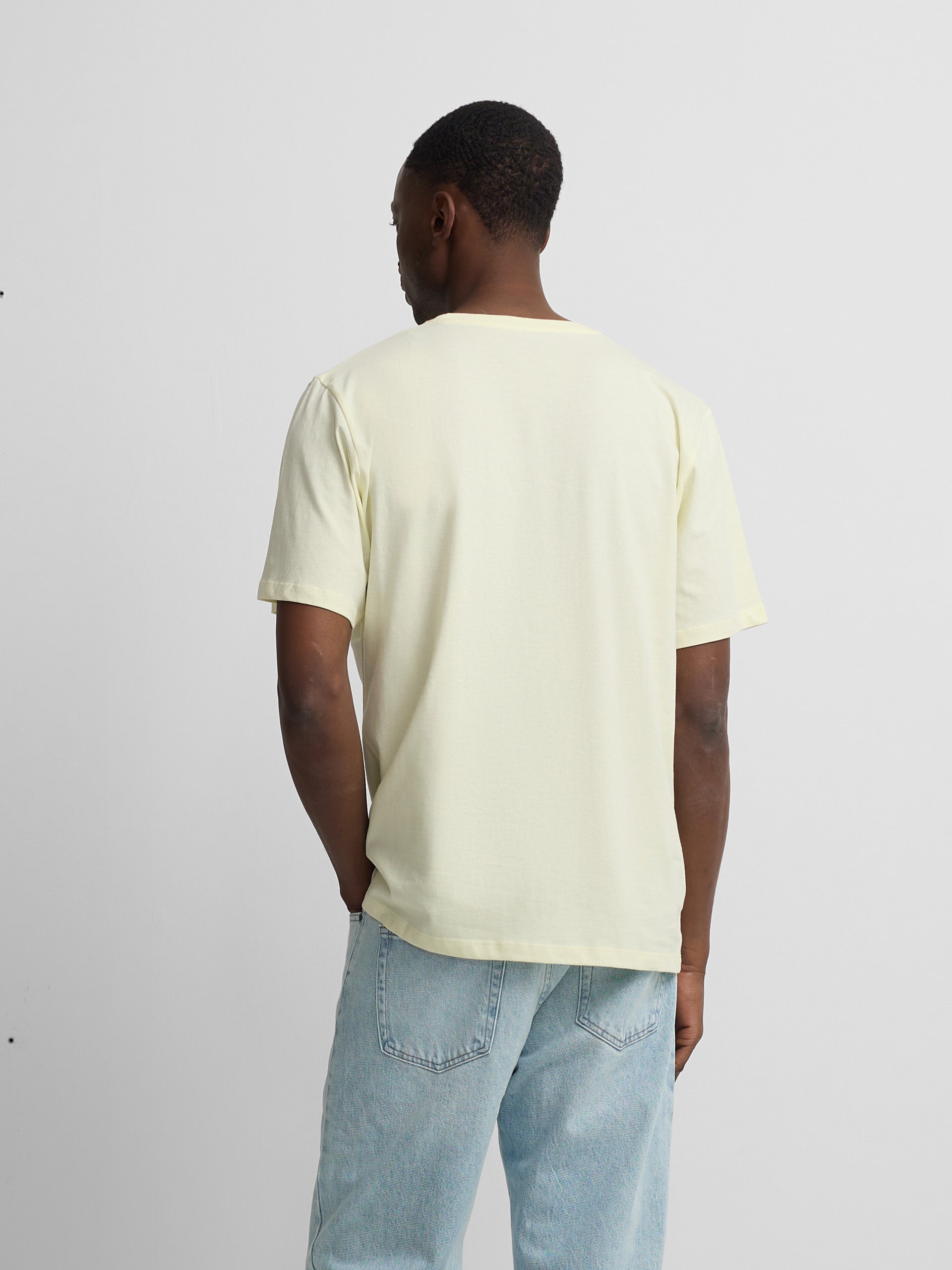 T-shirt jaune à mini logo