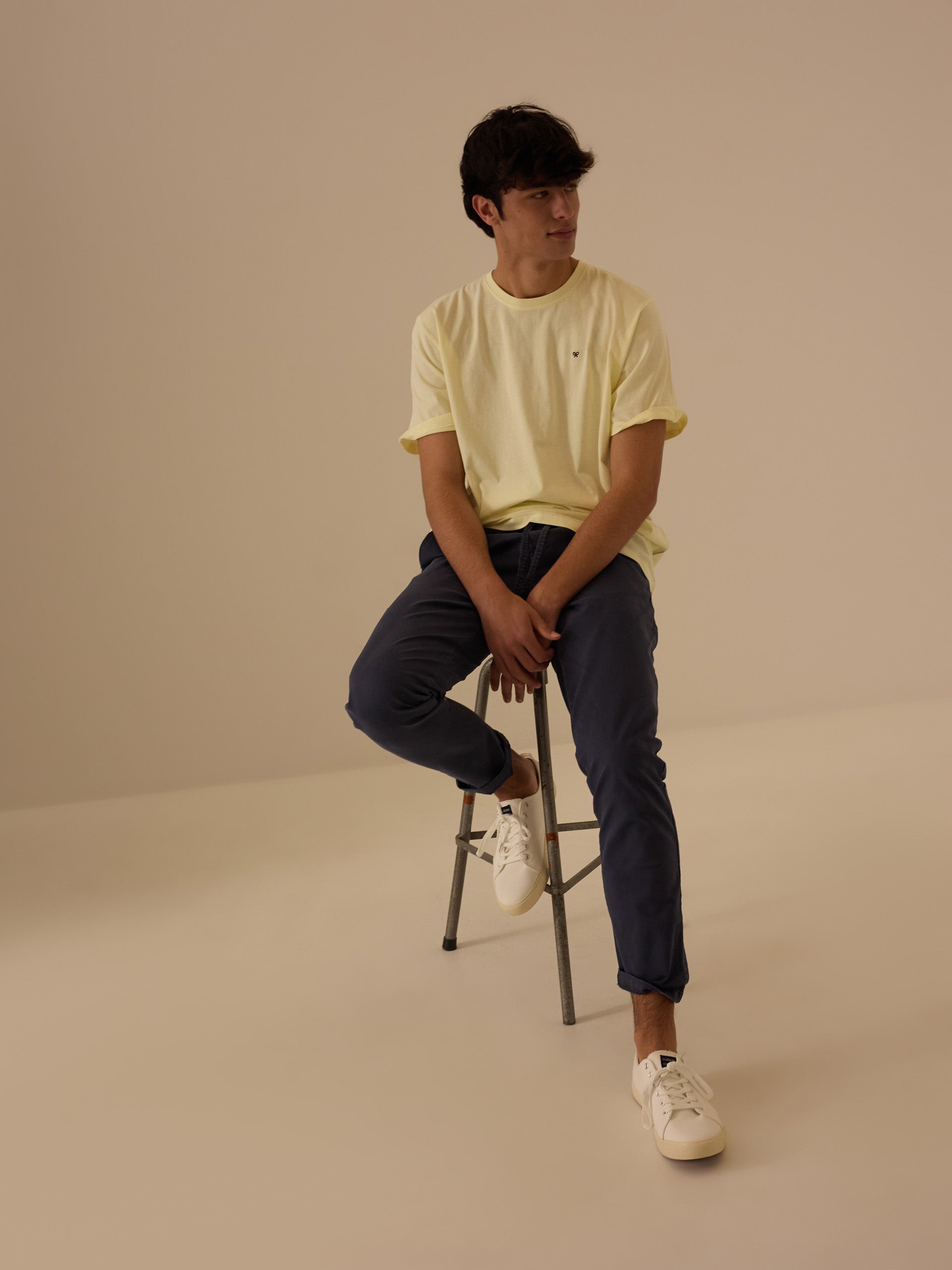 T-shirt jaune à mini logo