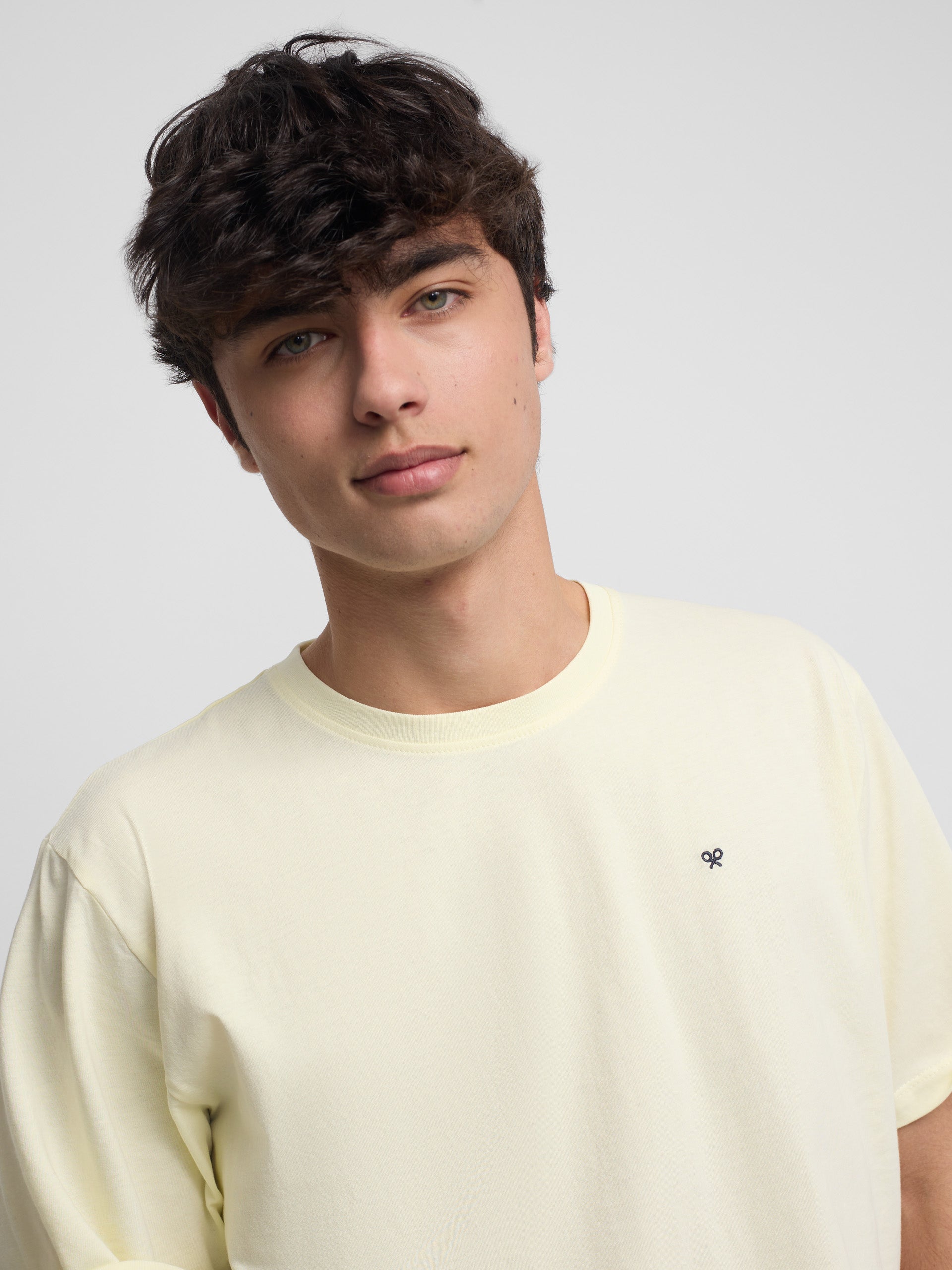 T-shirt jaune à mini logo