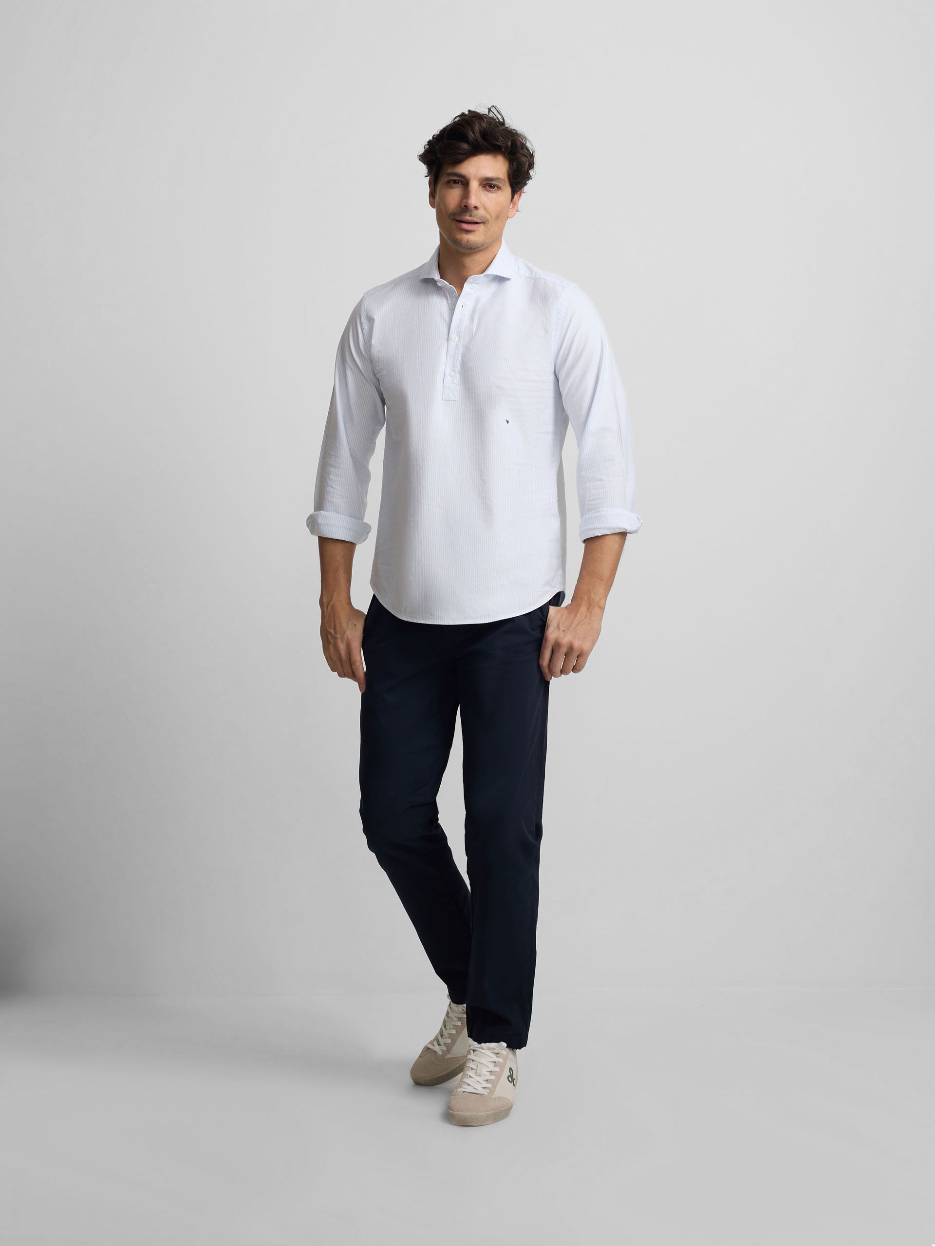 Polo desportivo oxford riscas azul-claro