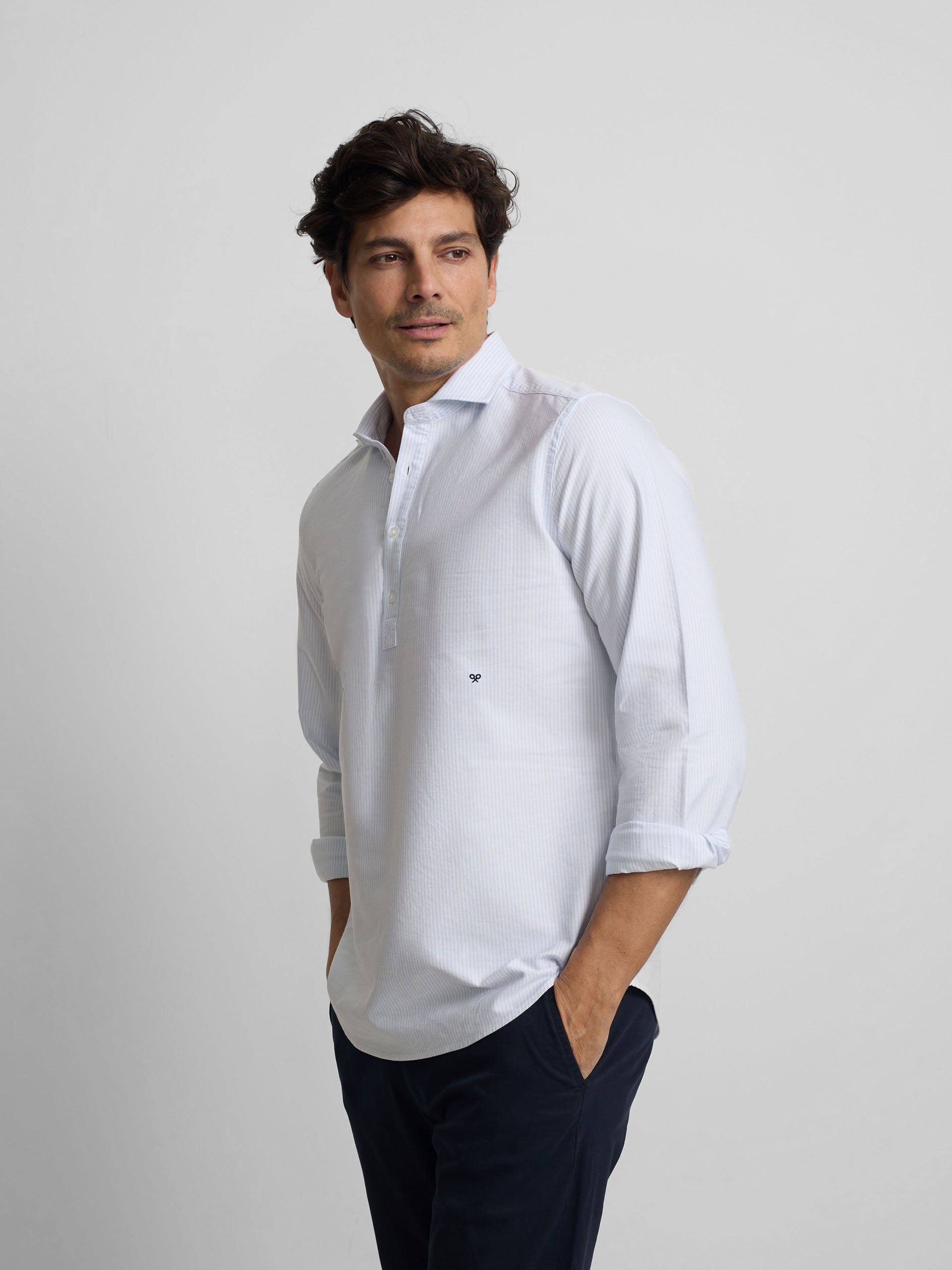 Polo desportivo oxford riscas azul-claro