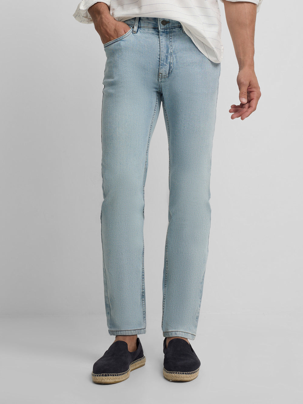 Pantalon sport denim azul claro
