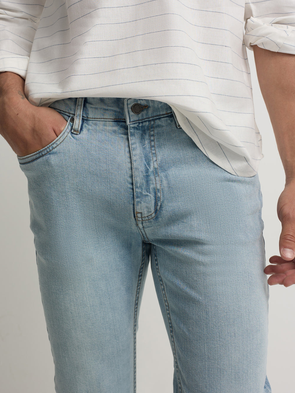 Pantalon sport denim azul claro