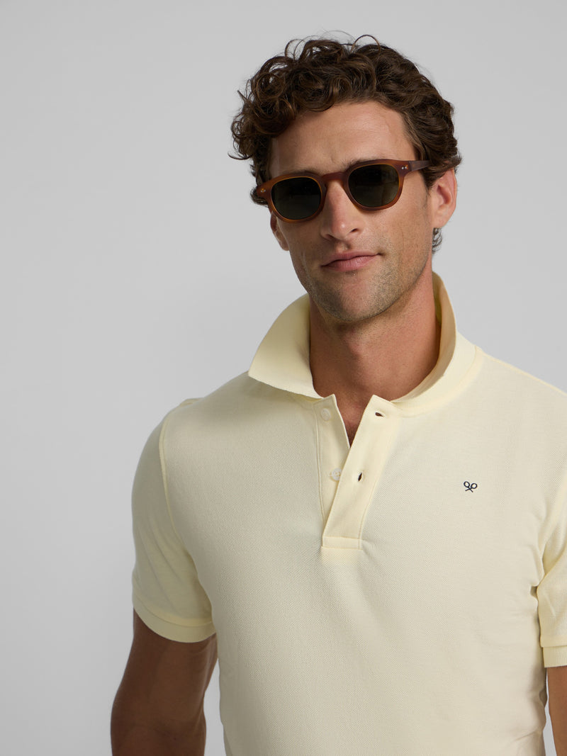 Polo clássico liso amarelo