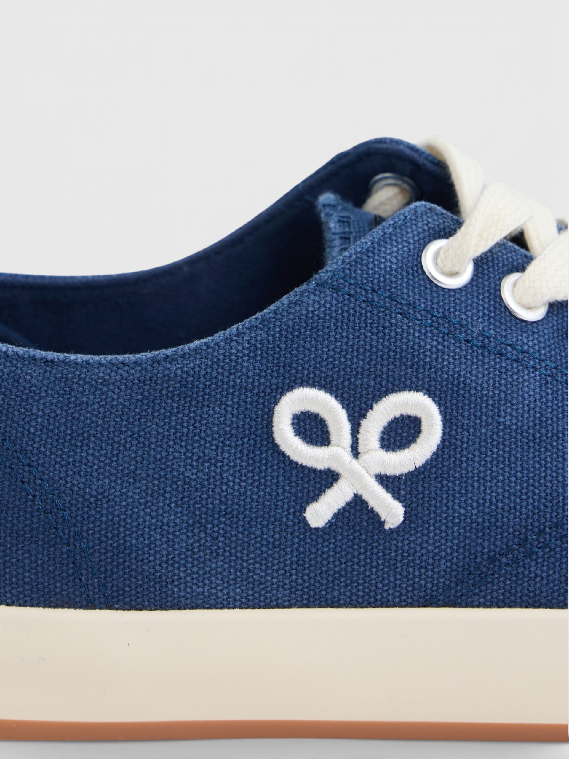 Baskets classiques en toile bleu marine