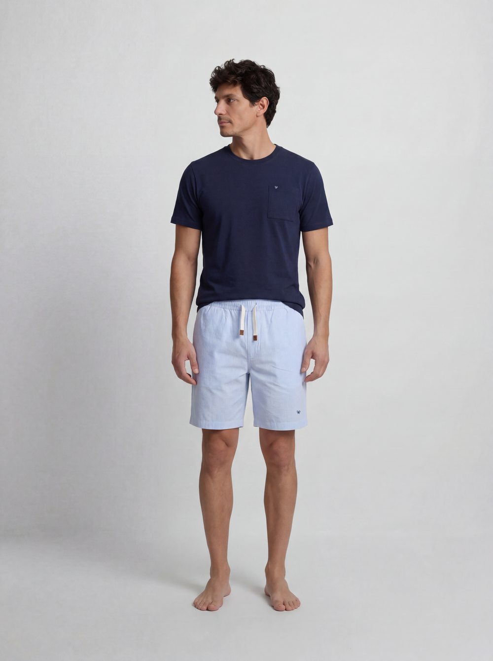 Short pajamas with navy blue striped pocket