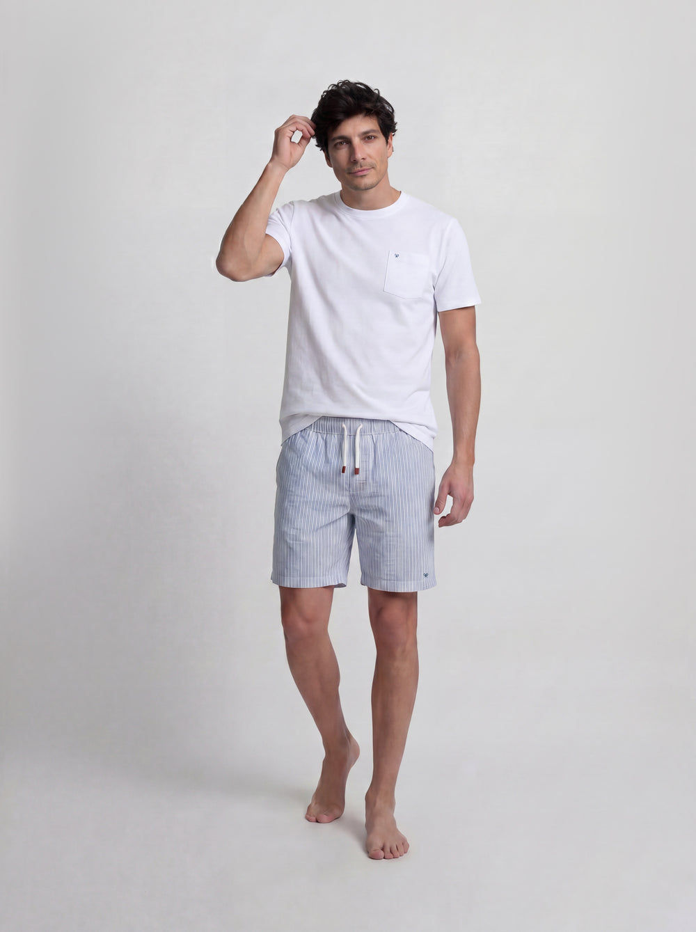 Short pajamas with blue and gray striped pocket