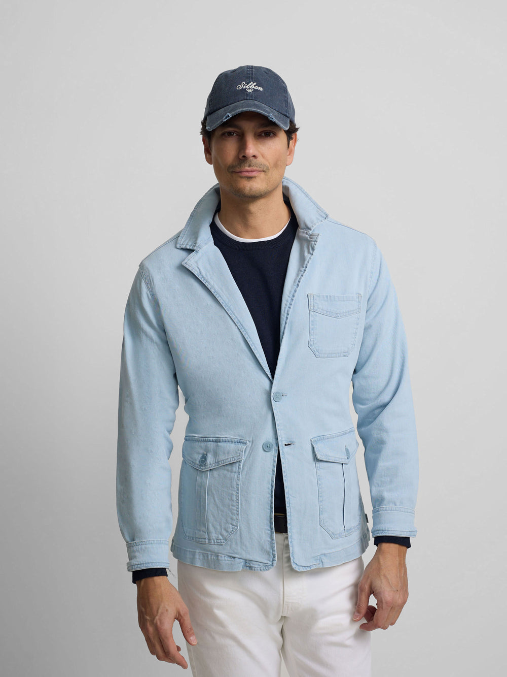 Veste semi-blazer en denim bleu clair avec poches