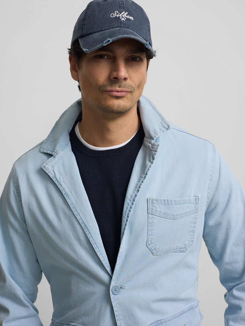 Veste semi-blazer en denim bleu clair avec poches