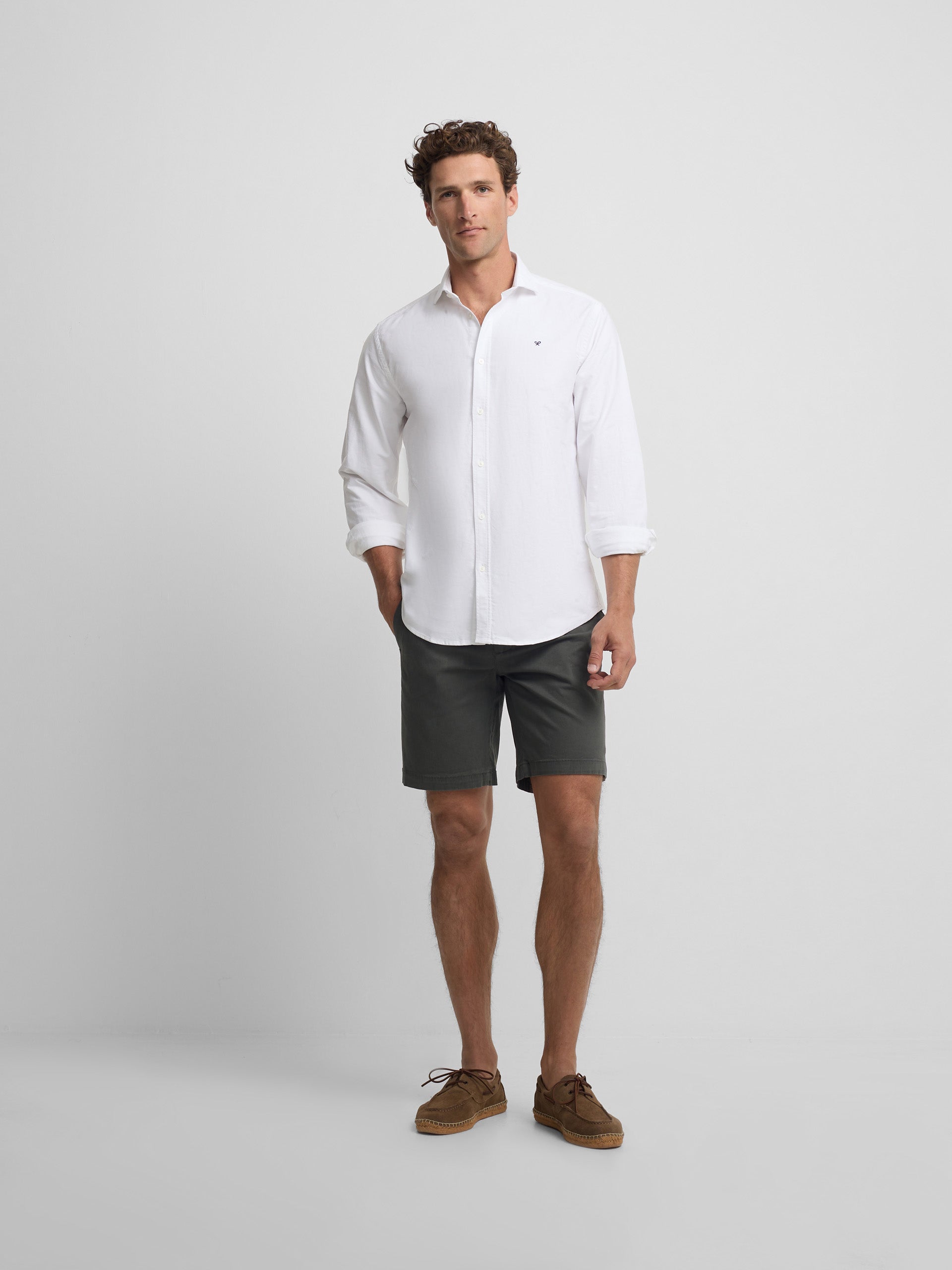 Bermuda clássica com pinça verde