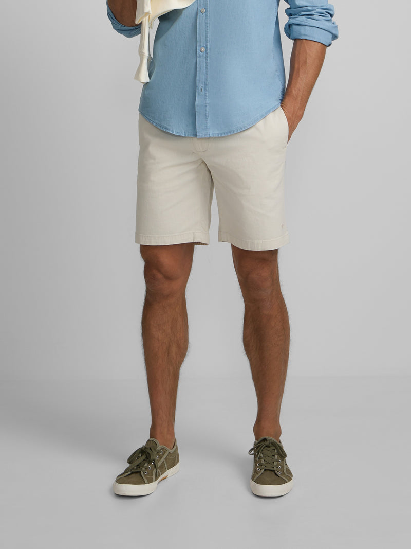 Classic pleated stone Bermuda shorts