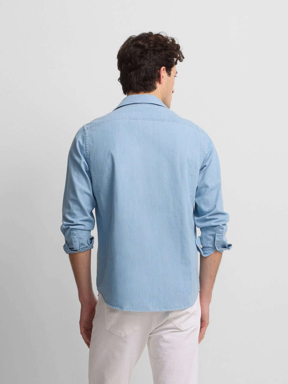T-shirt de croisière en denim bleu clair avec poches