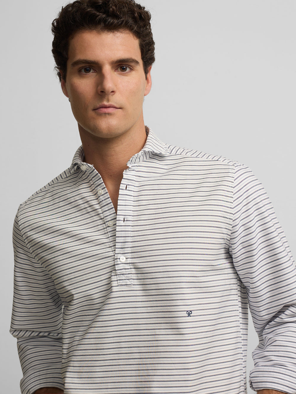 Polera sport oxford rayas multicolor azules