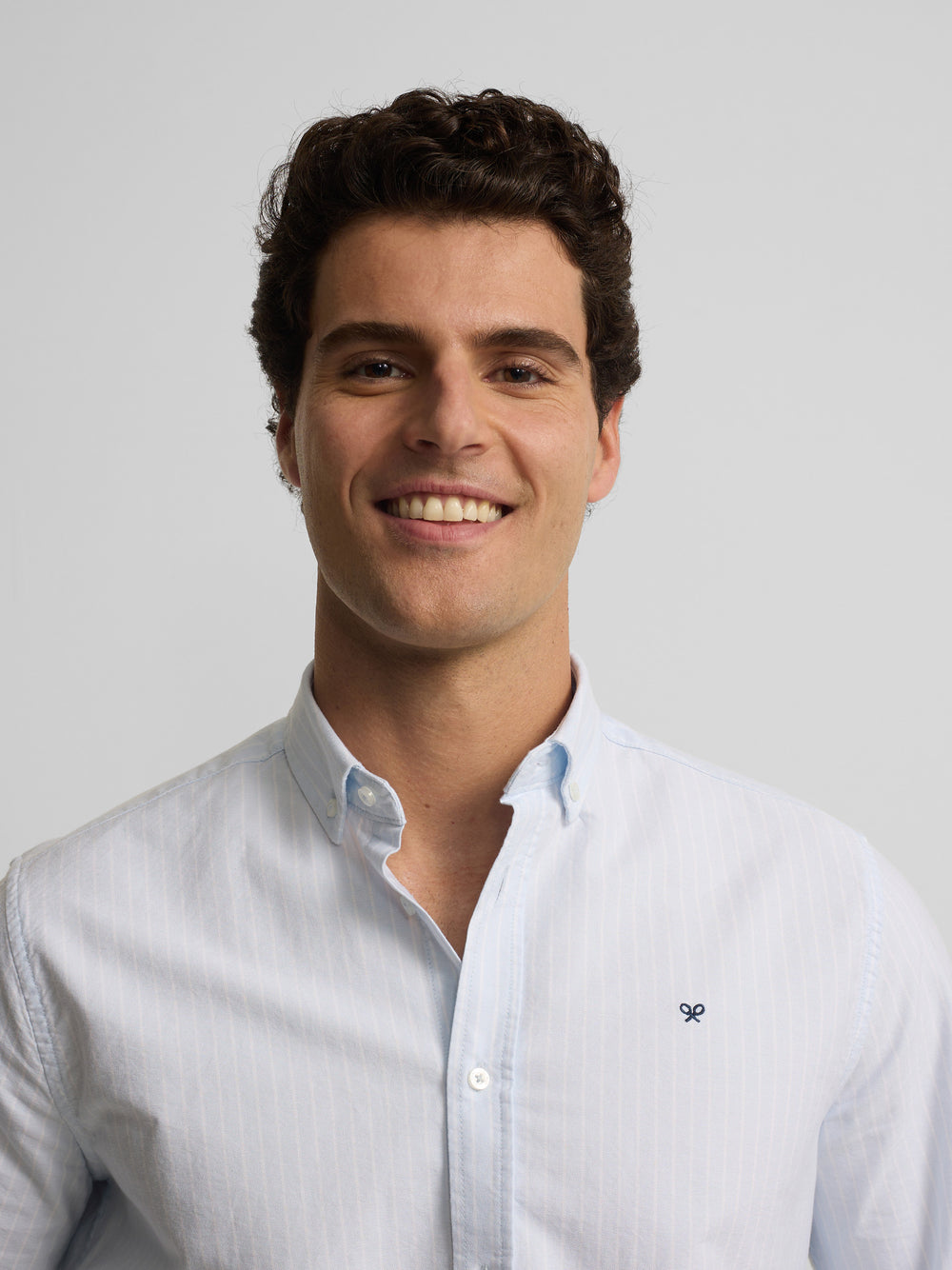 Camisa sport oxford riscas brancas azul-claro