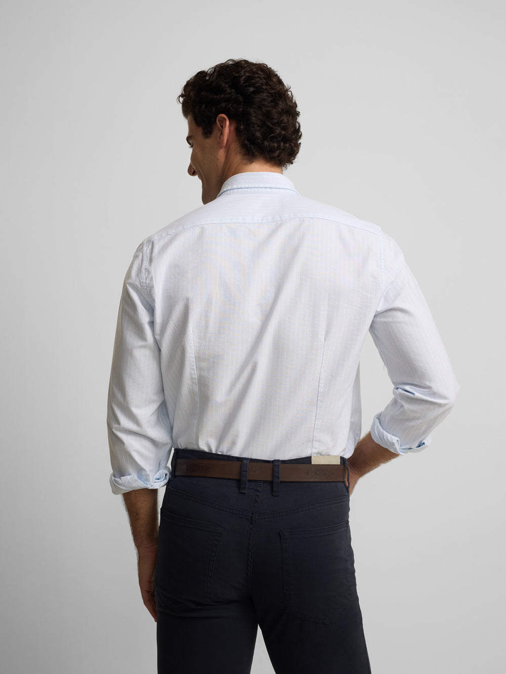 Camisa sport oxford riscas brancas azul-claro