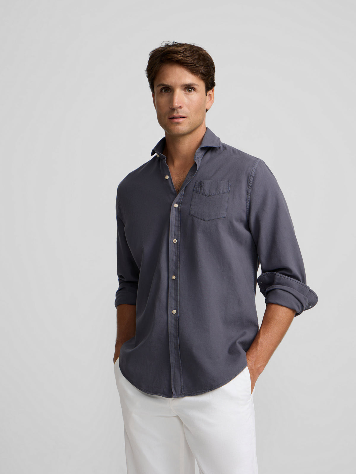 Camisa sport bolsillo desgastada azul