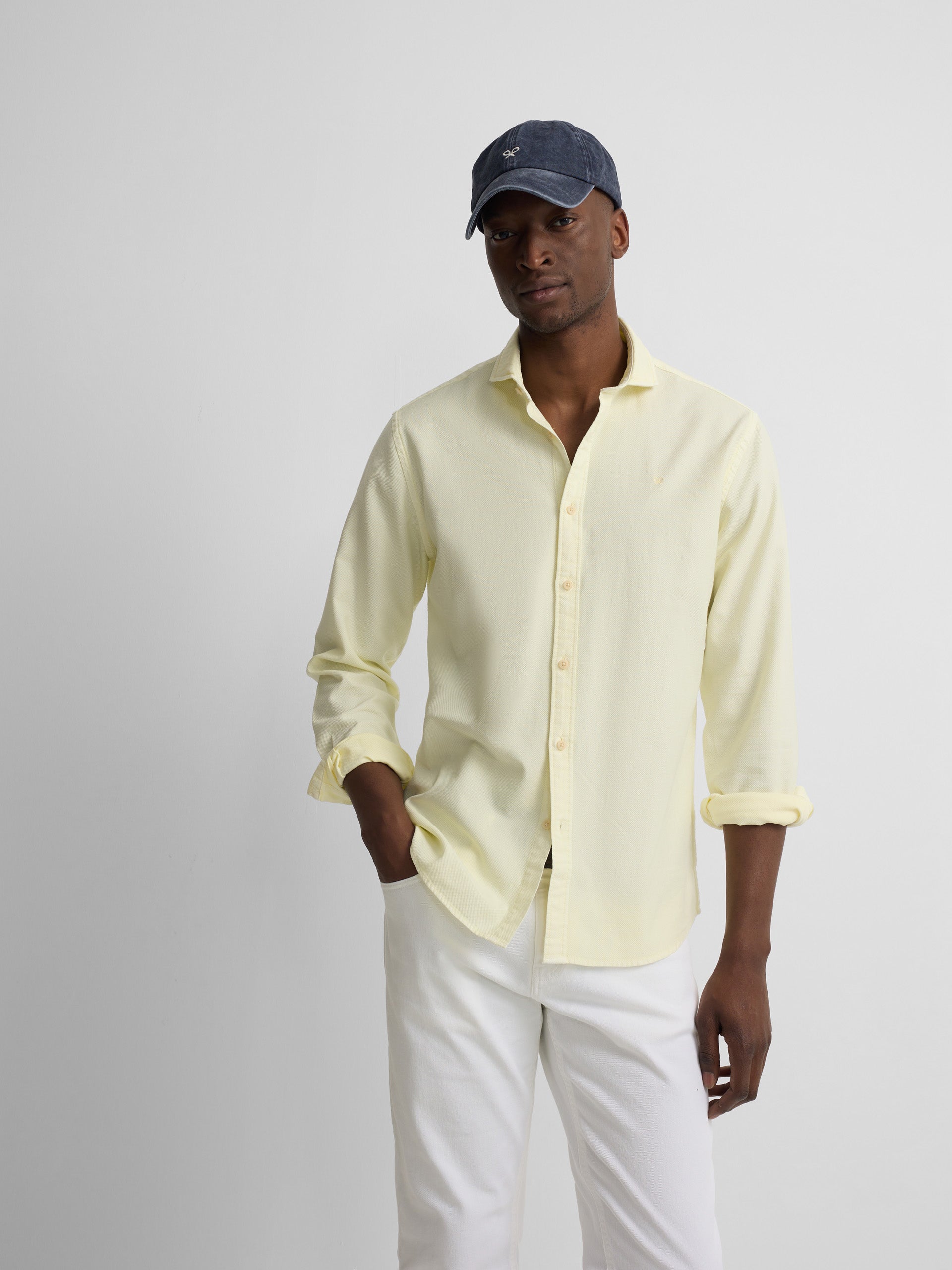 Camisa sport estructura logo amarillo