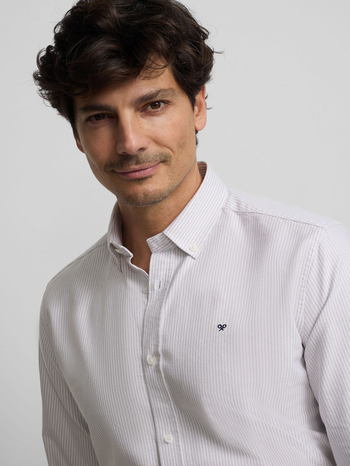 Camisa sport oxford riscas bege