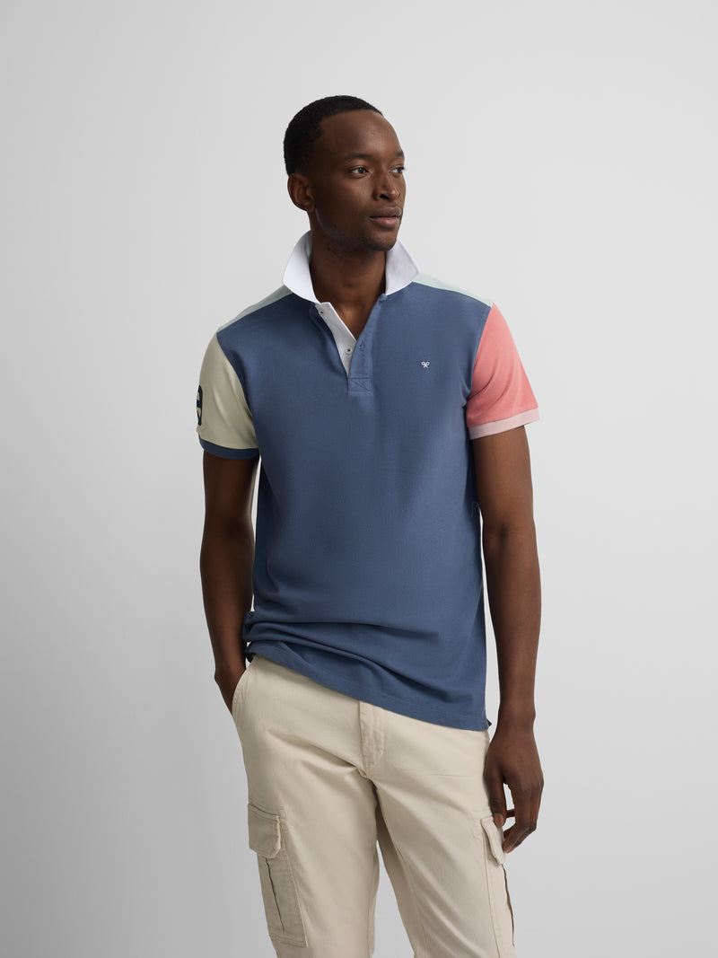 Polo de manga curta com debrum multicolor azul-marinho