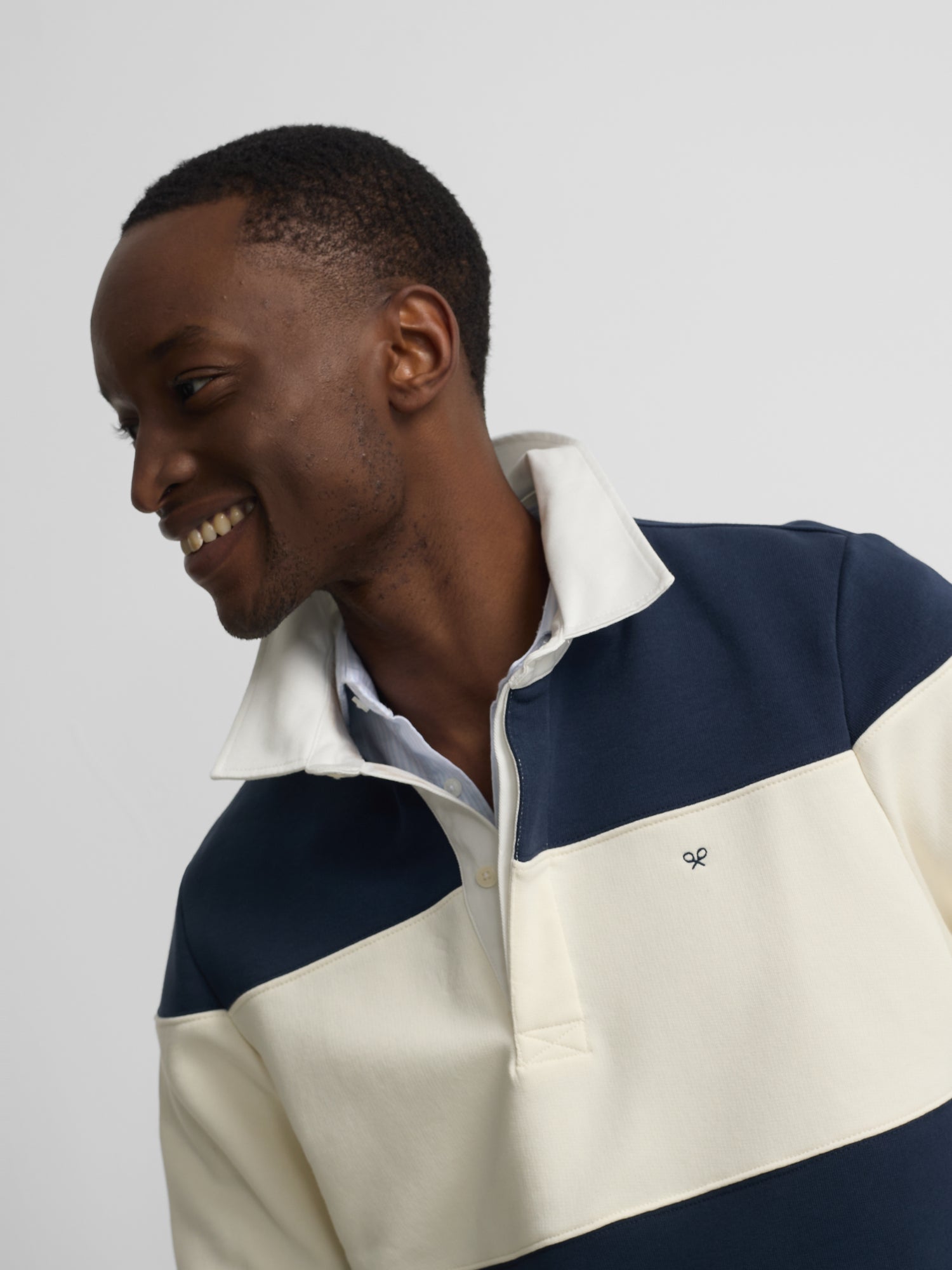 Sudadera cuello polo raya ancha azul marino