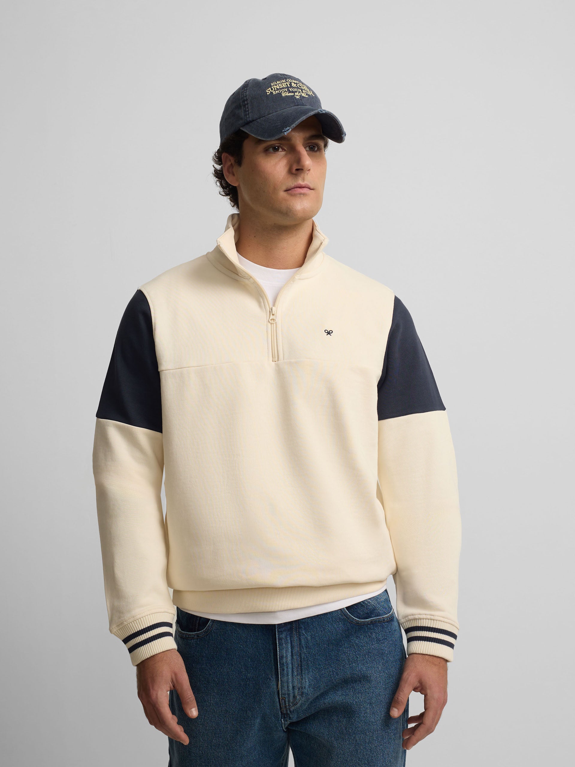 Sudadera media cremallera vintage crema