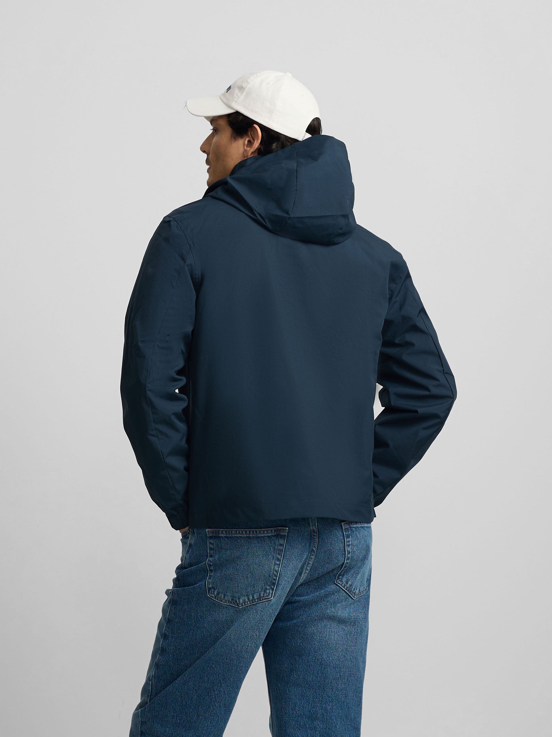 Corta-vento técnico com capuz azul-marinho