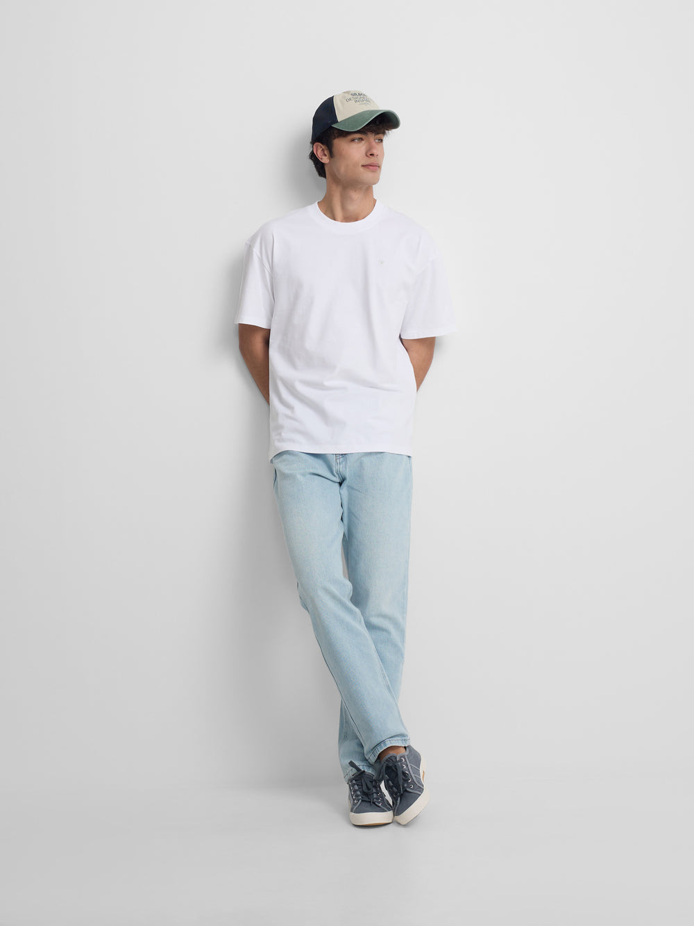 Camiseta relaxed fit surfing plans blanco