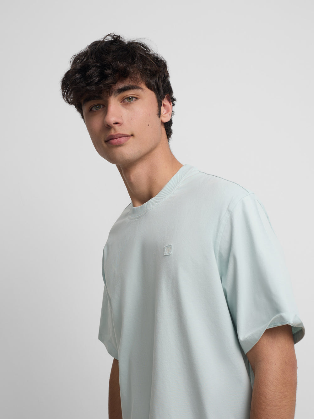 Camiseta special fit minilogo parche aguamarina