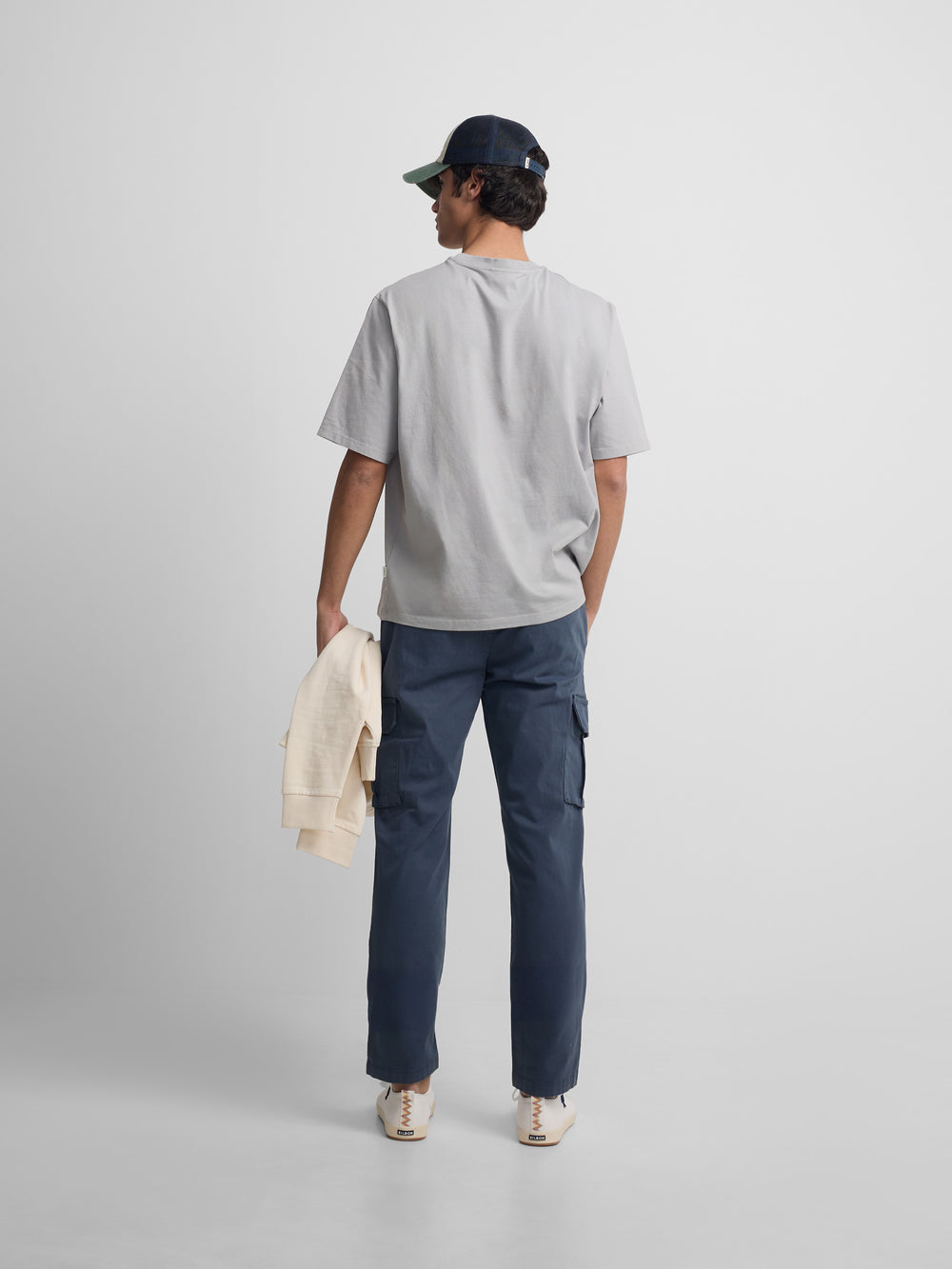 Camiseta special fit minilogo parche gris