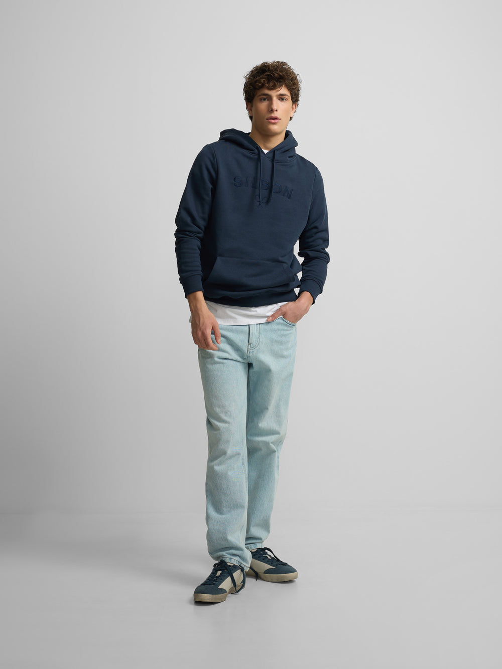 Silbon medium racket navy blue hooded sweatshirt