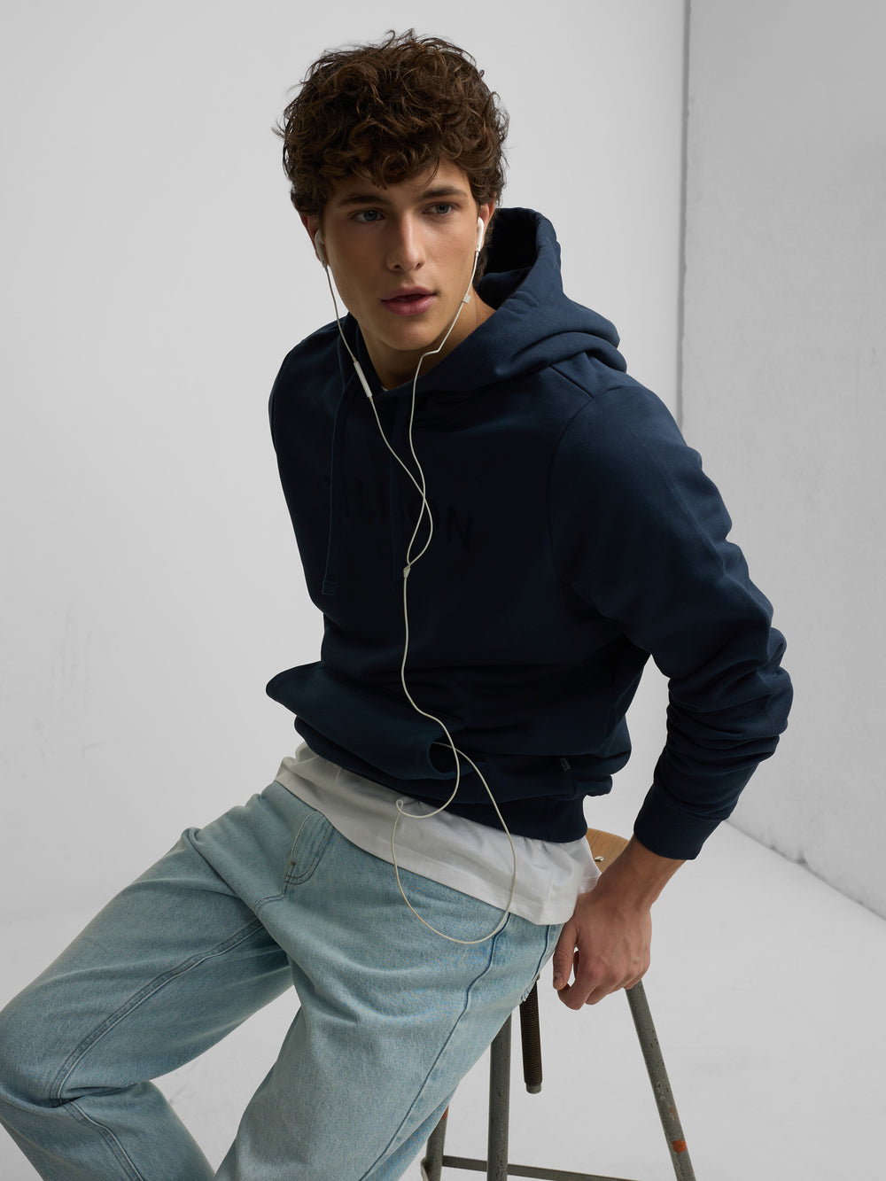 Silbon medium racket navy blue hooded sweatshirt