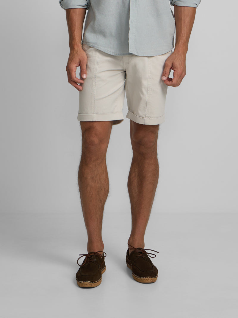 Beige line Bermuda shorts