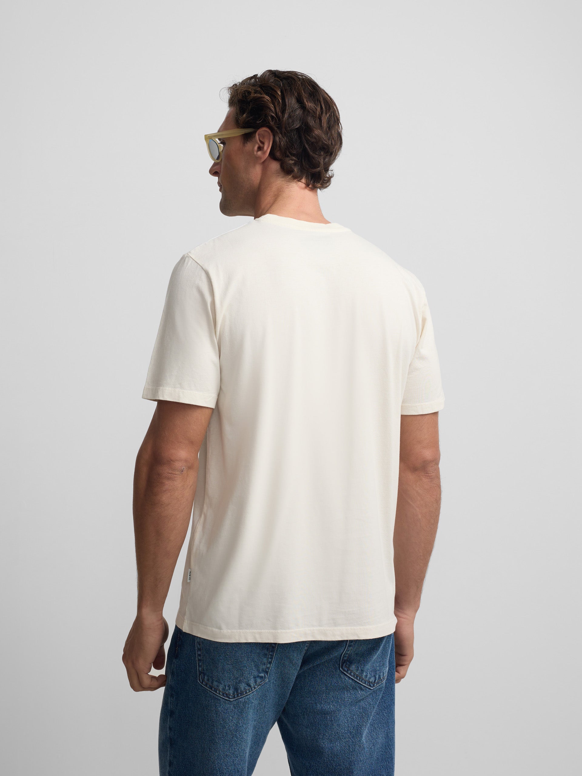 Camiseta bolsillo garmet dye blanco