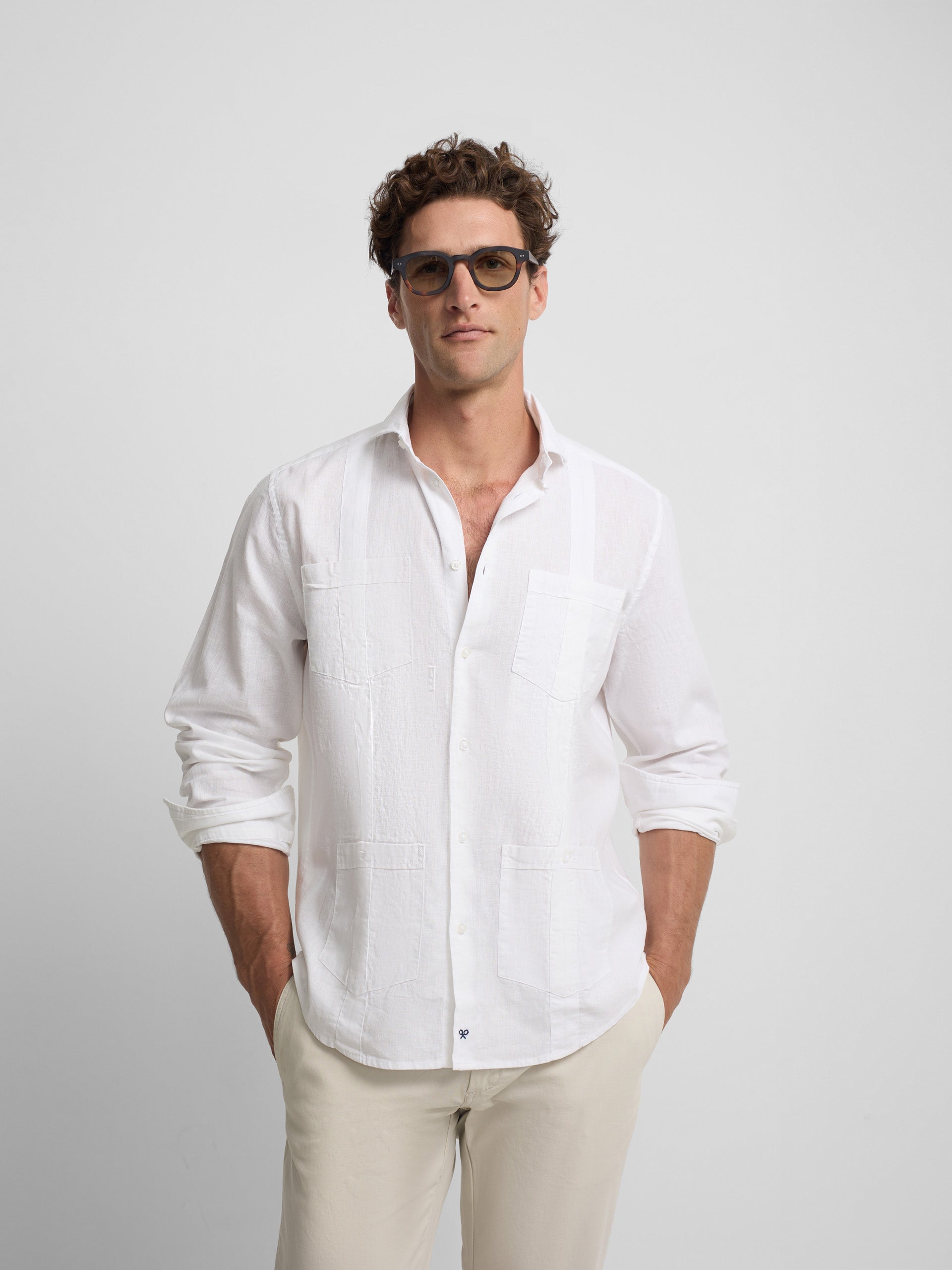 Guayabera sport en lin blanc