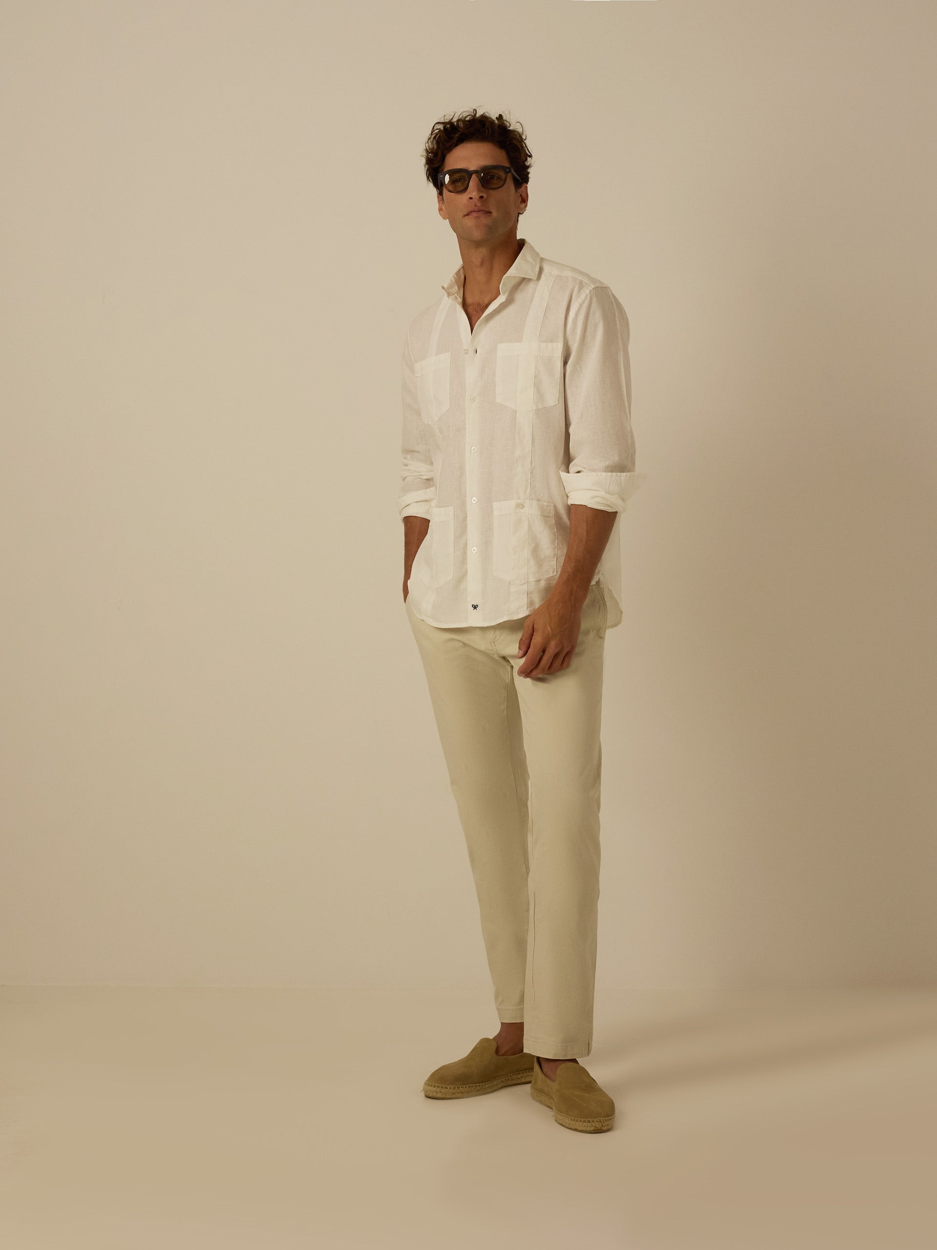 Guayabera sport en lin blanc