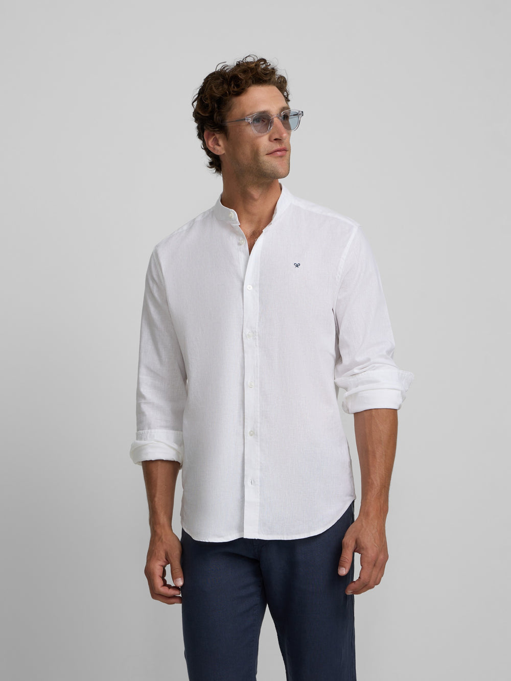 Chemise sport col mao blanche