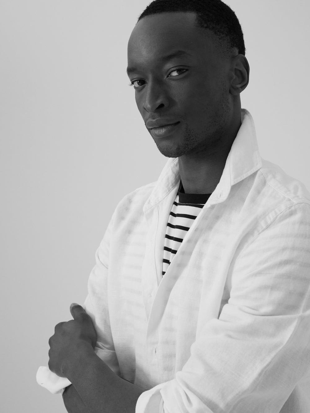 Chemise de sport blanche à poches