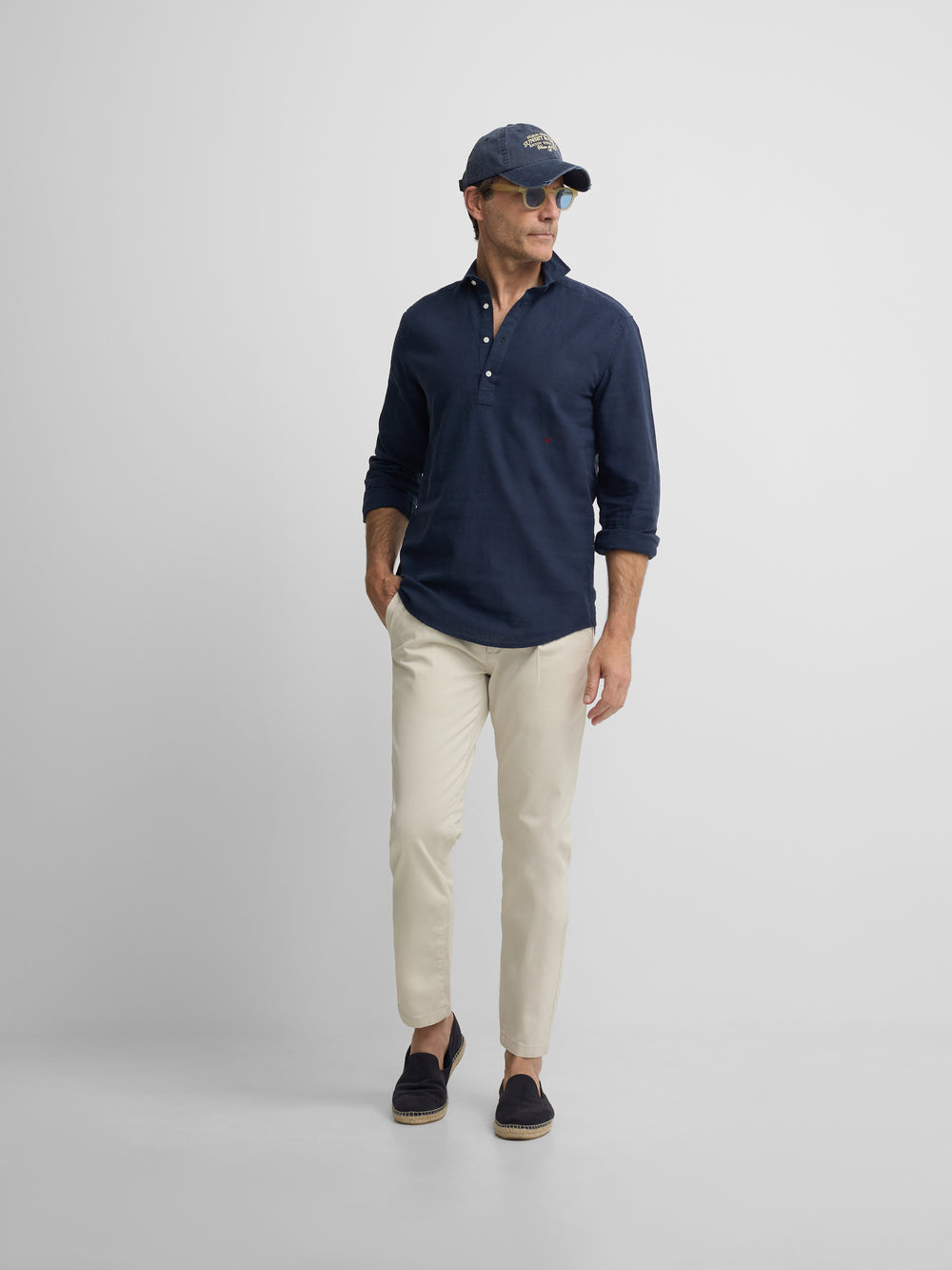 polo de sport en lin bleu marine