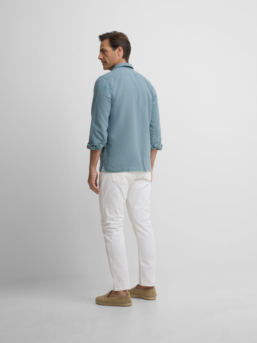 chemise sport bleu indigo à poches