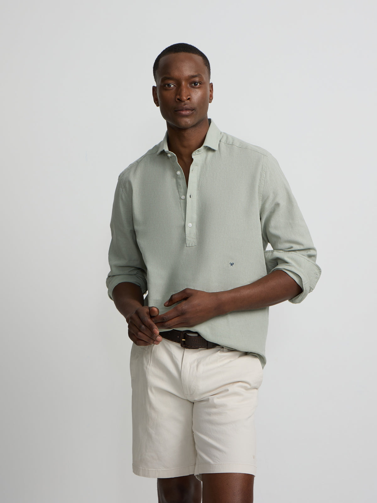 Camisa desportiva de linho verde médio