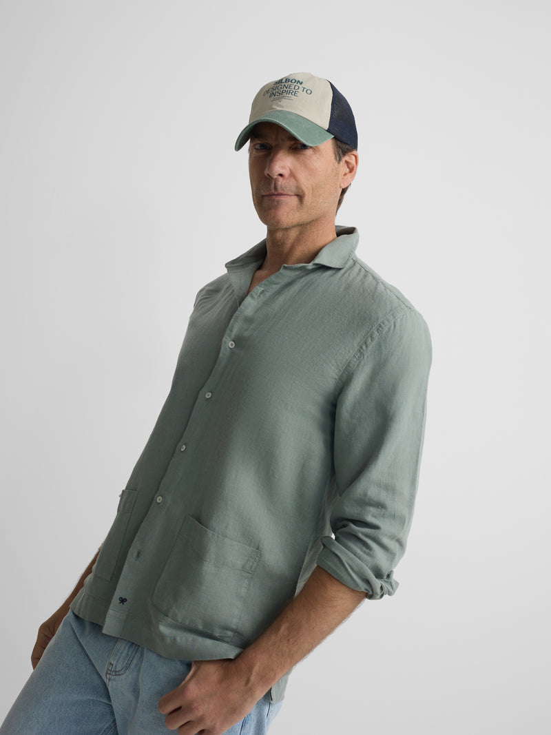 Camisa sport bolsos verde médio